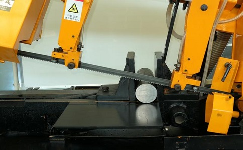 上栗数控带锯床自动送料精度会出现偏差吗？